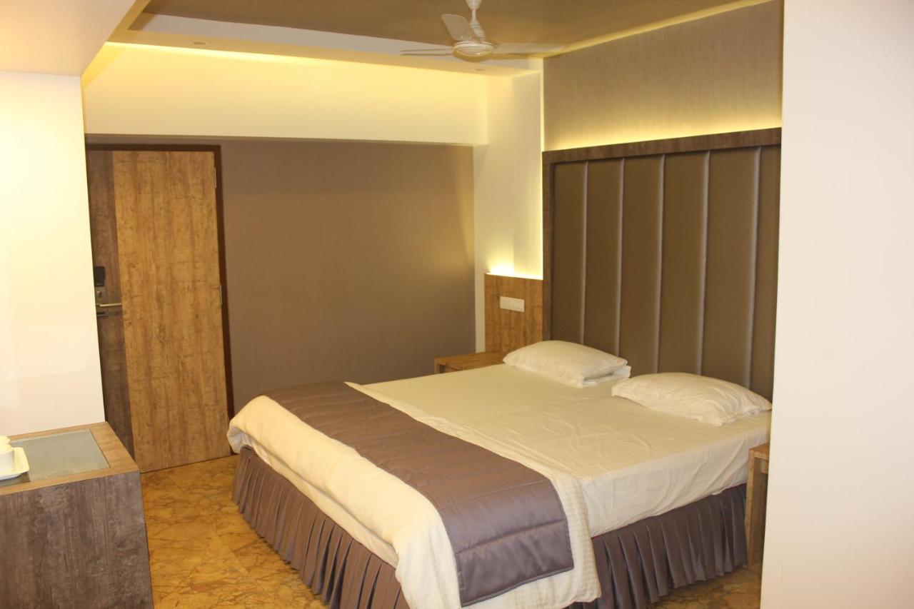 Hotel Nimantran Navi Mumbai Exterior foto
